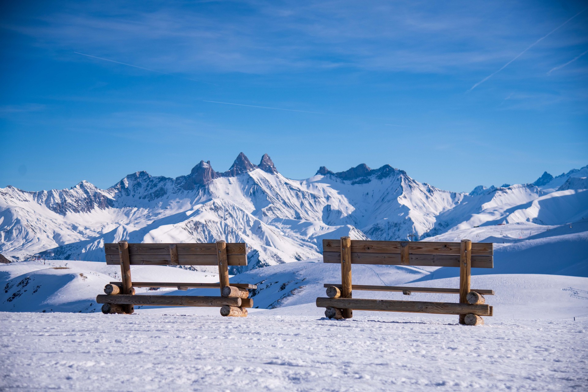 Benches overlooking the Aiguilles d’Arves and Aiguilles de la Saussaz